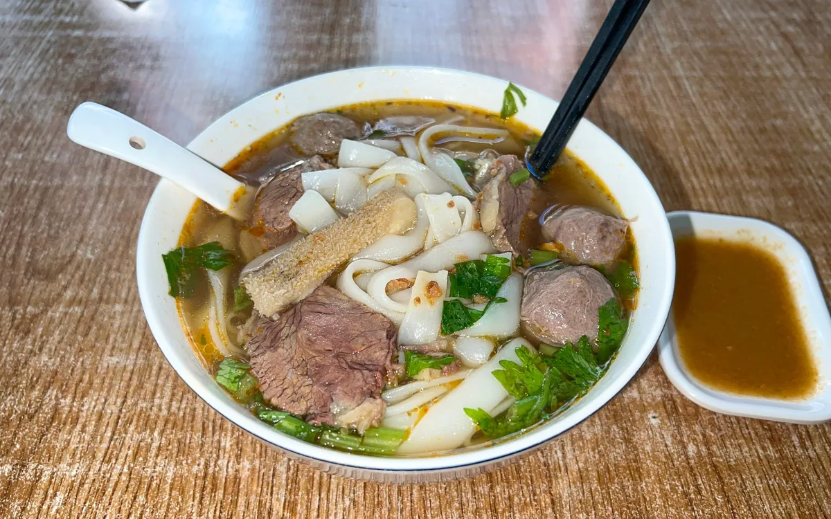 潮汕牛肉丸粿条汤