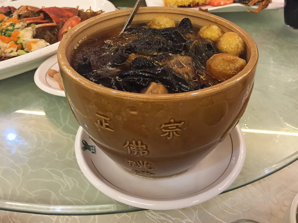 Fuzhou Buddha Jumps Over the Wall filled with slow-simmered delicacies