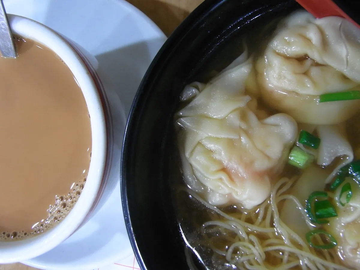 香港西营盘的云吞面与奶茶