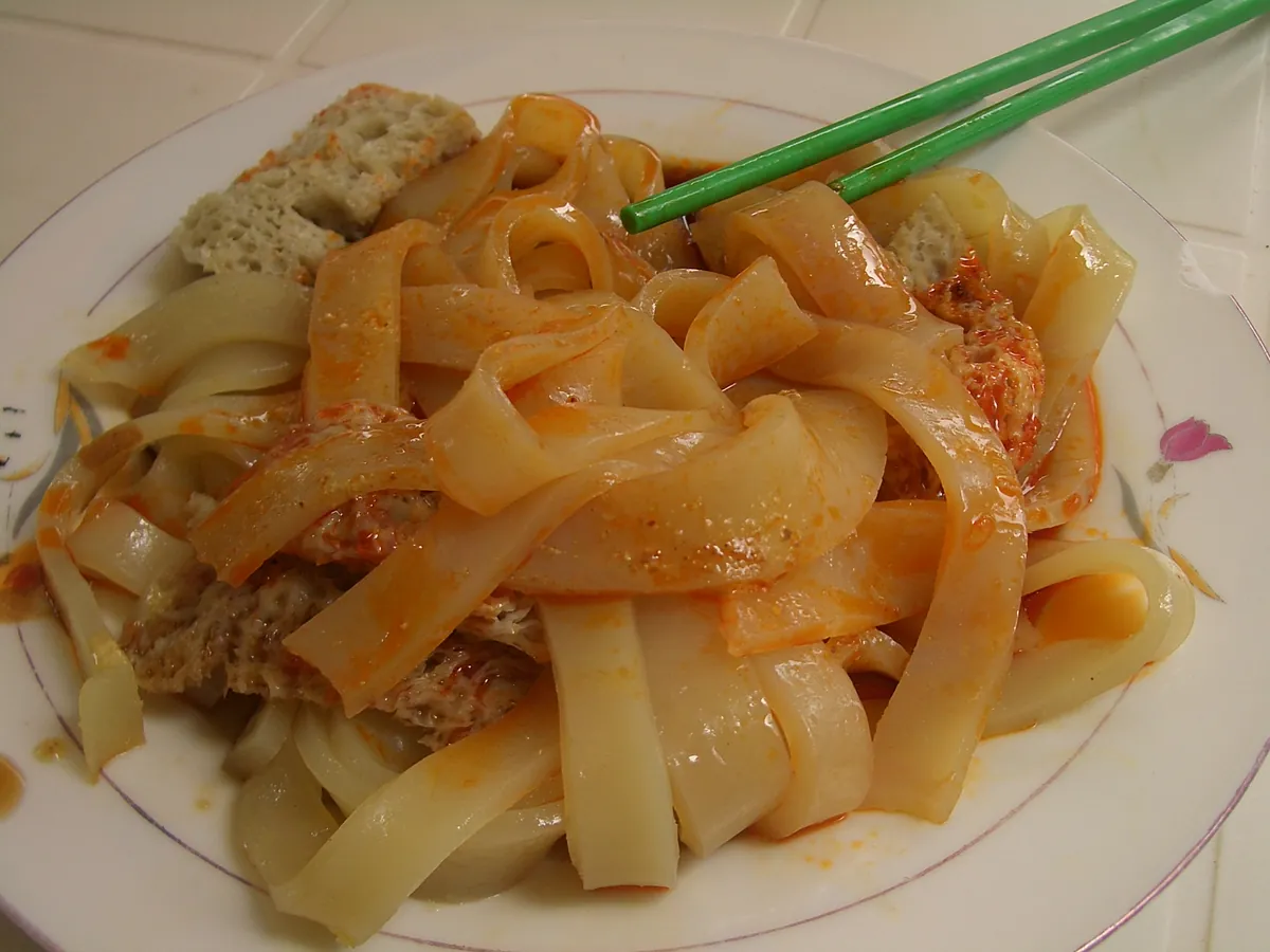 Gansu niangpi with wheat gluten and chili oil