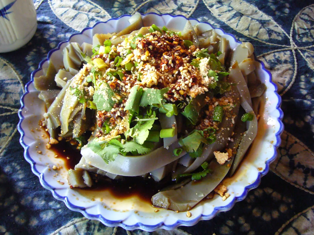 Lijiang chickpea jelly with seasonings