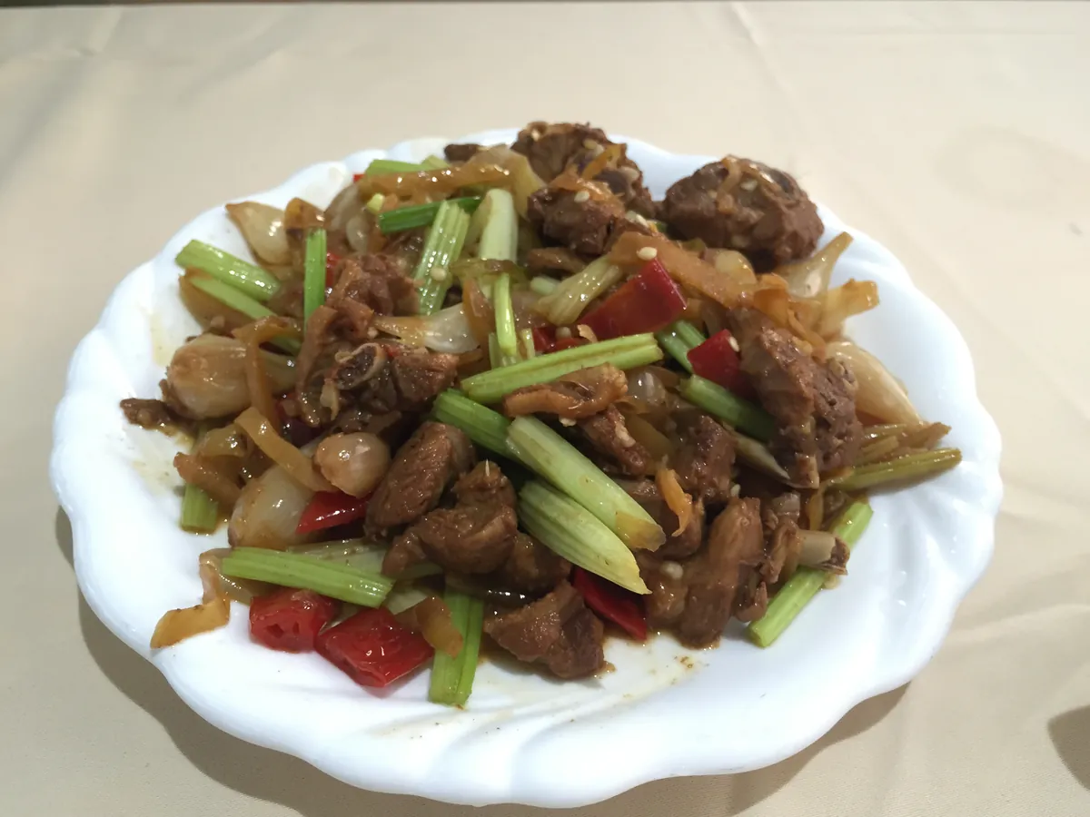 酸香配料包裹的广西柠檬鸭
