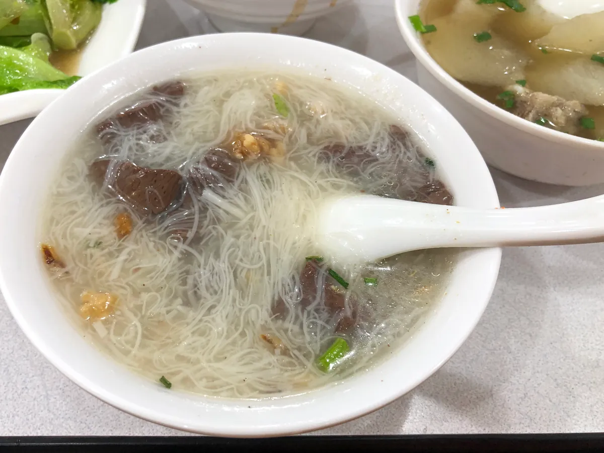 碗中柔滑浓稠的泉州面线糊