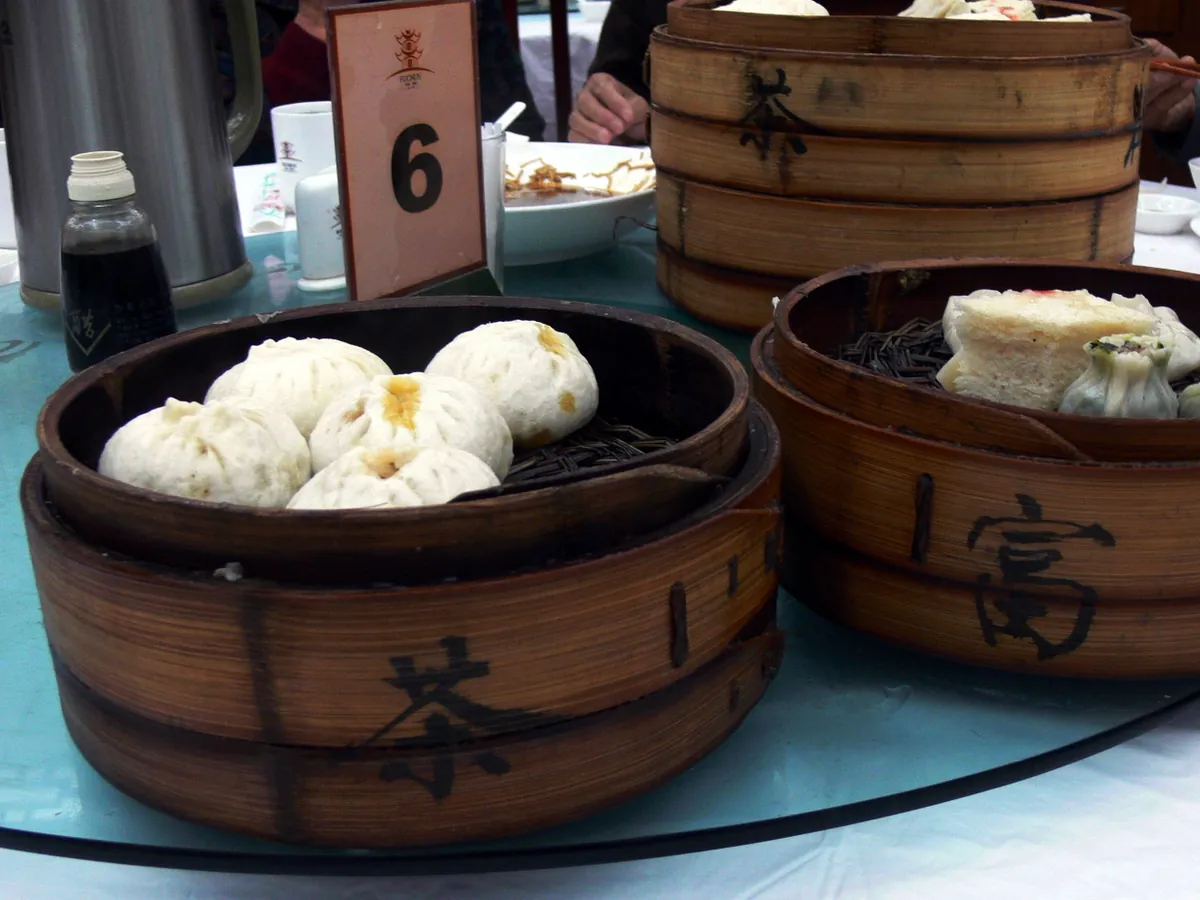 蒸笼中的扬州三丁包